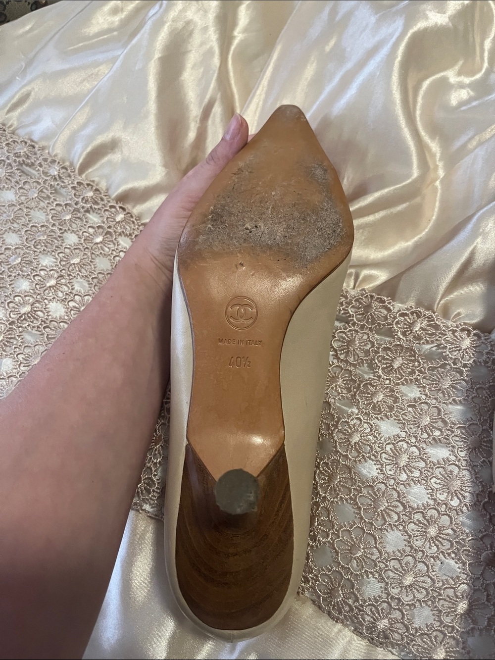 CHANEL Beige Leather Pumps with Red Patent Pointed Toes - Picture 5 of 5